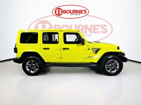 Used 2022 Jeep Wrangler Unlimited Sahara w/ Dual Top Group AWD/4WD image 12