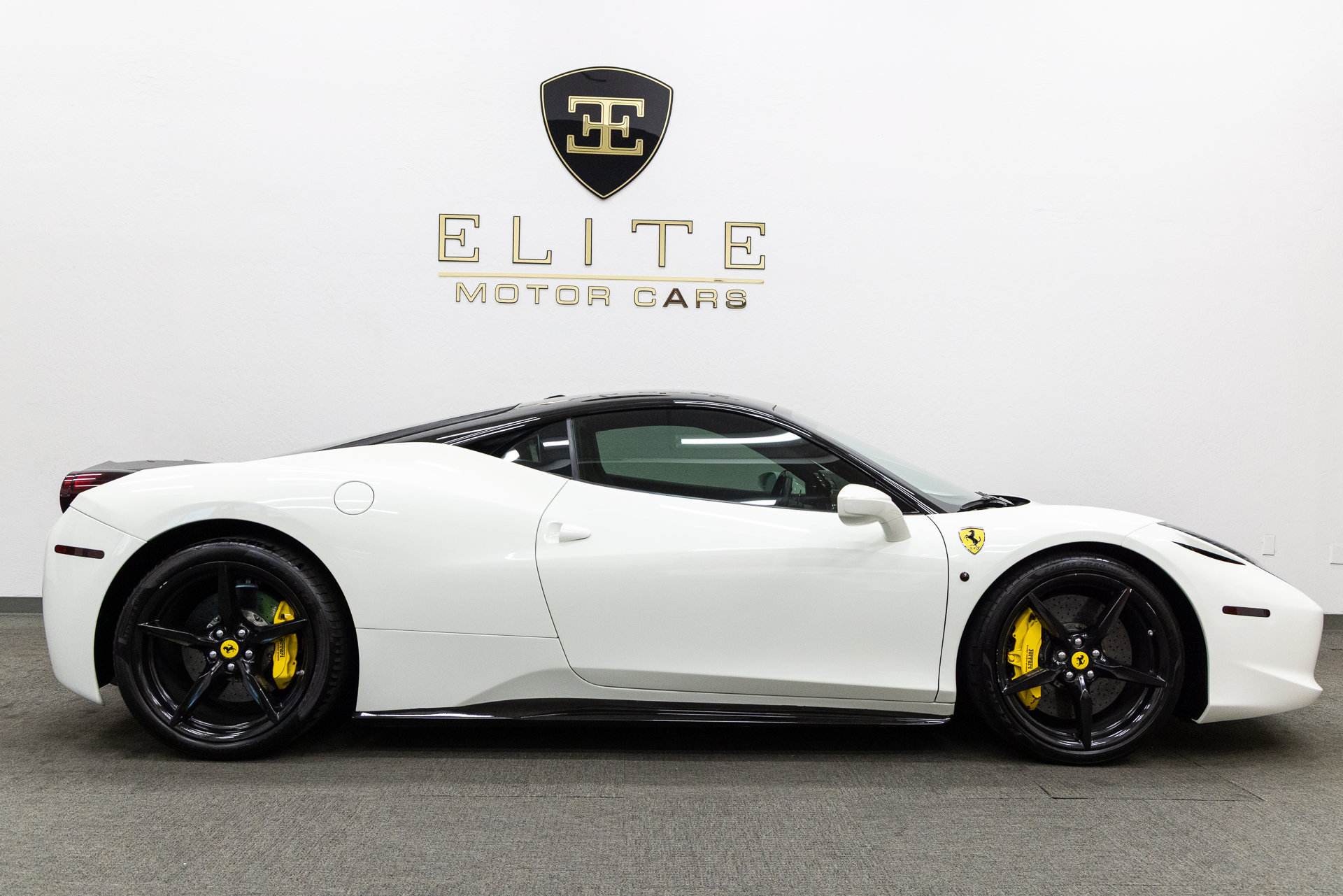 Used 2011 Ferrari 458 Italia Coupe RWD image 8