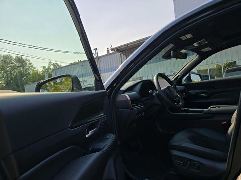 Used 2025 Toyota Grand Highlander AWD Hybrid image 21