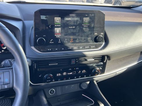 Certified 2023 Nissan Rogue Platinum w/ Platinum Premium Package image 9