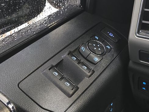 Used 2021 Ford F250 Lariat image 13