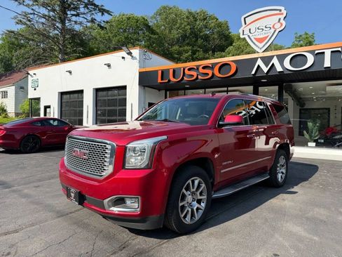 Used 2015 GMC Yukon Denali w/ Touring Package image 2