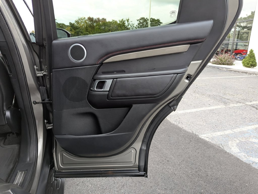 Used 2020 Land Rover Discovery HSE Luxury AWD/4WD image 40
