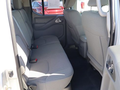 Used 2019 Nissan Frontier SV AWD/4WD image 11