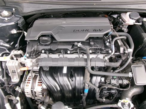 Used 2022 Hyundai Elantra Limited image 60