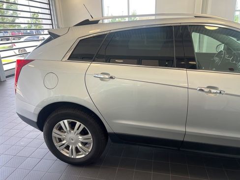 Used 2012 Cadillac SRX Luxury FWD image 4