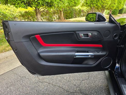 Used 2019 Ford Mustang GT Premium w/ GT Performance Package RWD image 9