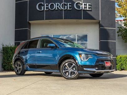 New 2024 Kia Niro SX