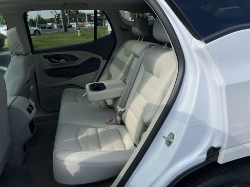 Used 2023 GMC Terrain Denali w/ Denali Premium Package AWD/4WD image 24