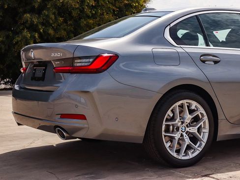 Certified 2025 BMW 330i Sedan RWD image 12