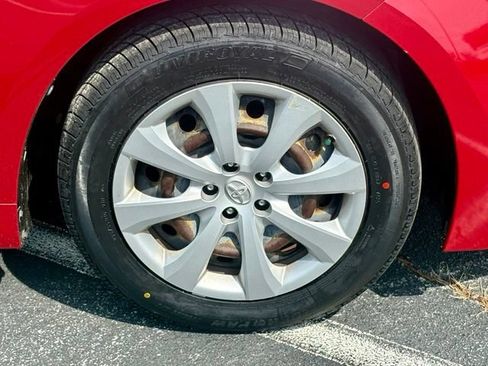 Used 2020 Toyota Corolla LE FWD image 29