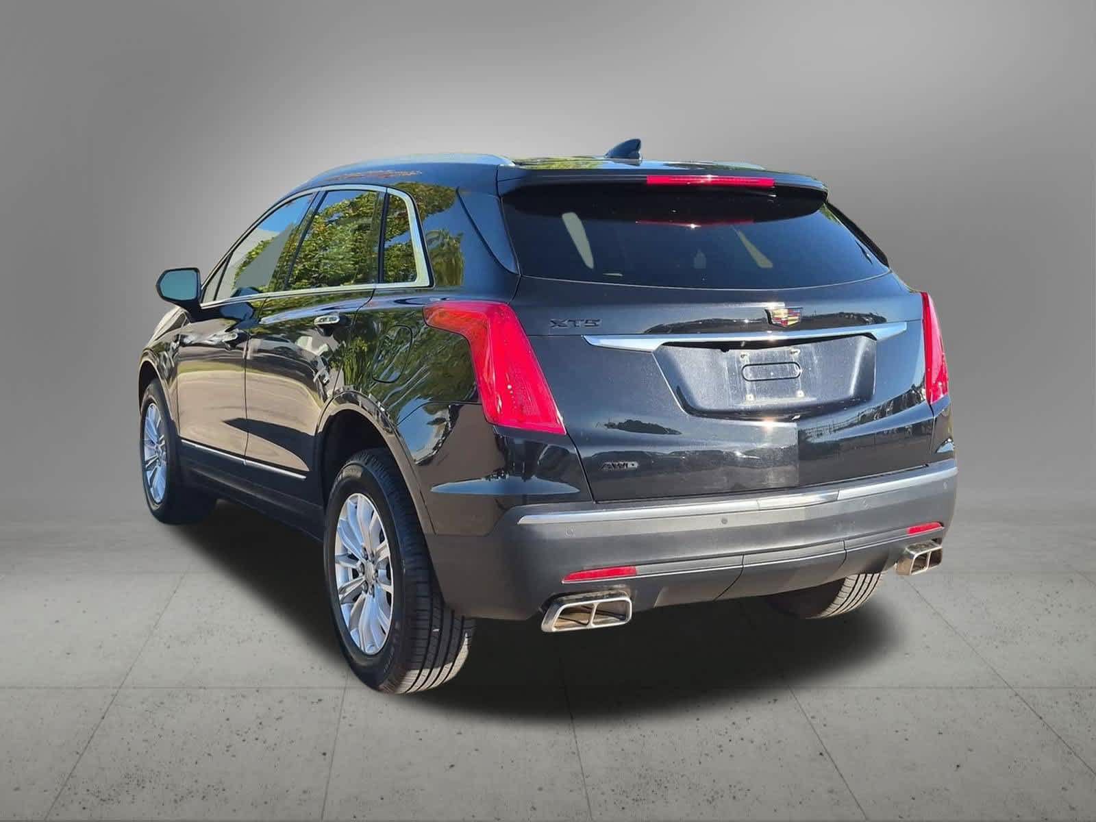 Used 2018 Cadillac XT5 AWD image 4