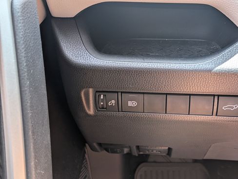 Used 2022 Toyota RAV4 XLE Premium FWD image 23