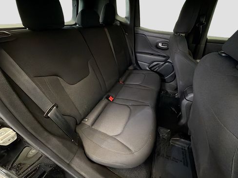 Used 2023 Jeep Renegade Latitude image 13