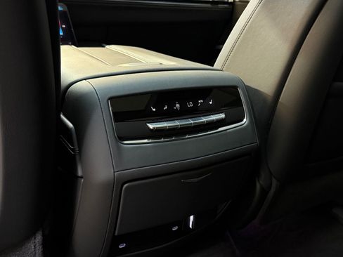 Certified 2025 Cadillac Escalade ESV Premium Luxury image 49