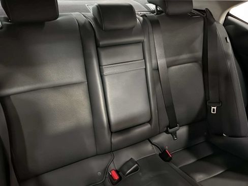 Used 2019 Lexus IS 300 RWD image 9