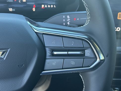 New 2025 Chevrolet Traverse LT w/ Driver Confidence Package image 24