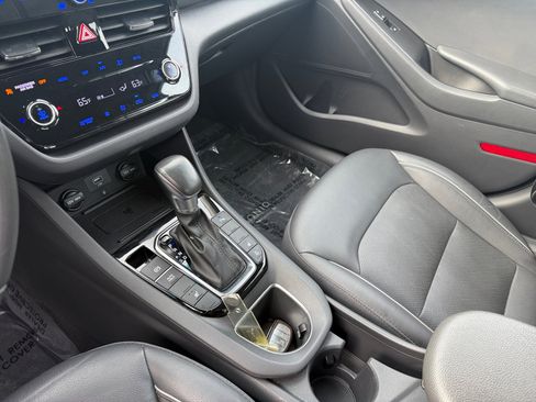 Used 2020 Hyundai Ioniq Limited image 13
