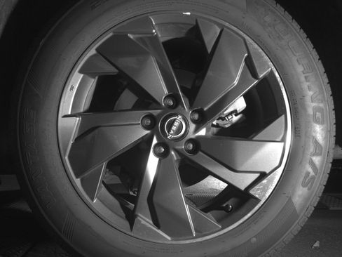 Used 2025 Nissan Rogue SV FWD image 14