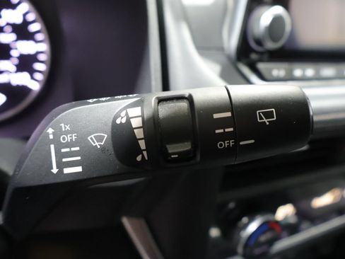 Used 2024 Nissan Rogue SV AWD/4WD image 40