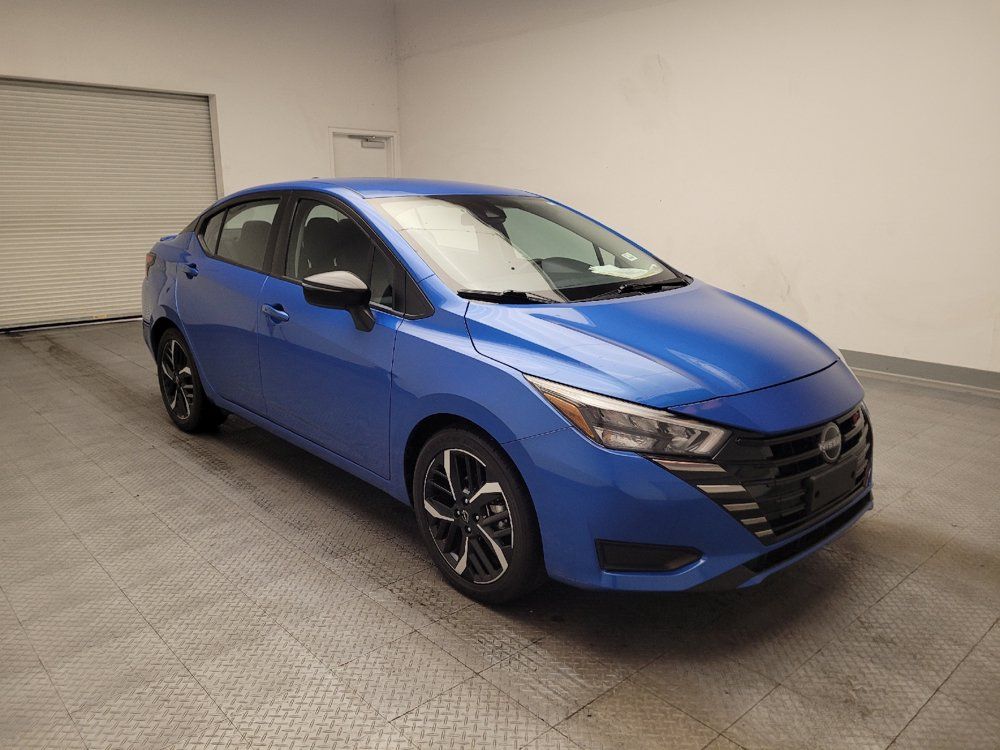Used 2024 Nissan Versa SR FWD image 13