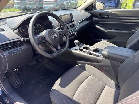 Used 2024 Nissan Altima 2.5 S FWD image 8