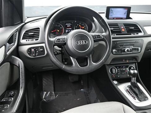 Used 2018 Audi Q3 2.0T Premium image 21