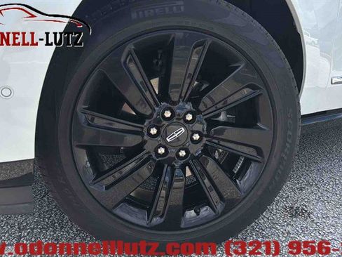 Used 2024 Lincoln Navigator L Reserve AWD/4WD image 2