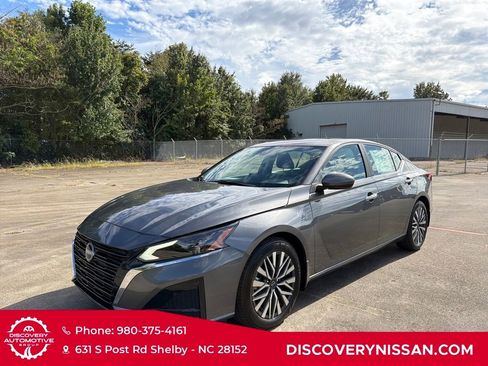 New 2025 Nissan Altima 2.5 SV w/ SV Premium Package image 2