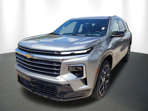 New 2026 Chevrolet Traverse High Country w/ LPO, Floor Liner Package image 3