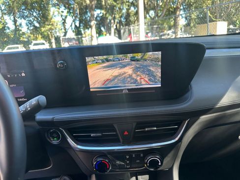 Used 2025 Buick Encore GX Preferred image 17