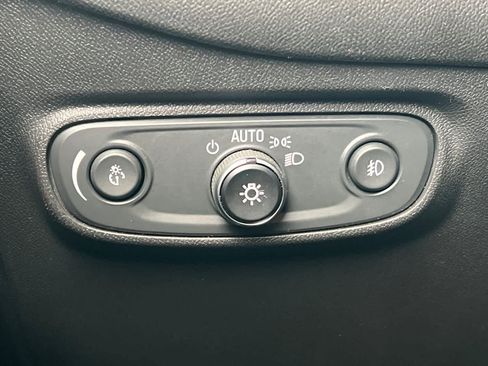 Used 2024 Chevrolet Equinox Premier image 28