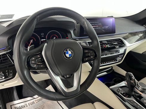 Used 2019 BMW 530e xDrive w/ Executive Package image 12