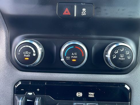 Used 2021 RAM 2500 Big Horn AWD/4WD image 19