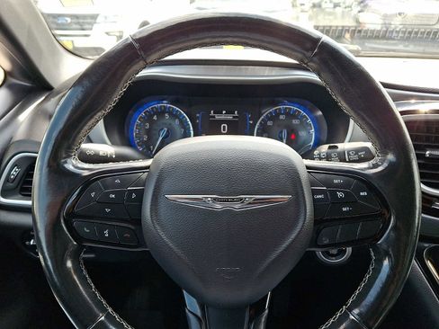 Used 2020 Chrysler Pacifica Touring-L w/ S Appearance Package FWD image 23
