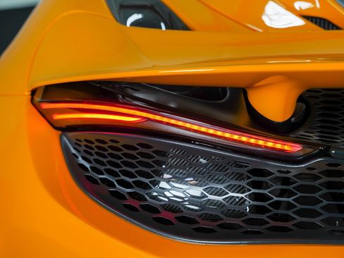 Used 2024 McLaren 750S Spider image 23