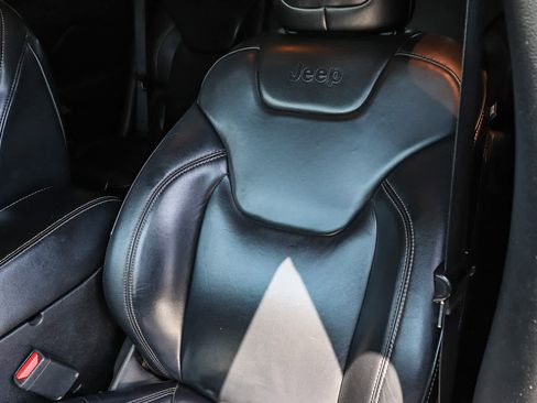 Used 2017 Jeep Cherokee High Altitude FWD image 21