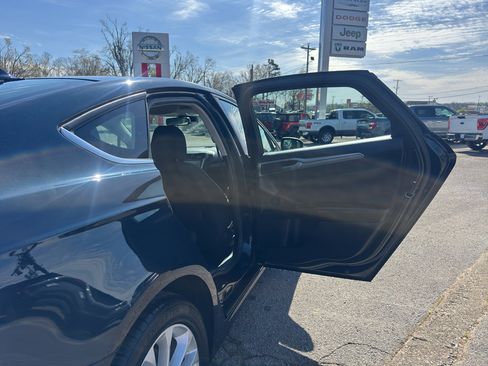 Used 2020 Ford Fusion SE image 21