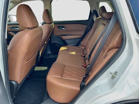 Certified 2024 Nissan Rogue Platinum w/ Platinum Premium Package FWD image 22
