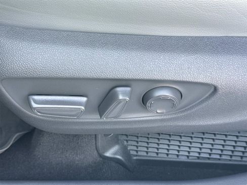 Used 2021 Toyota Sienna XLE image 32