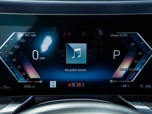 Used 2024 BMW i7 xDrive60 image 45