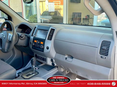 Used 2020 Nissan Frontier SV w/ Midnight Edition Floor Mats image 14