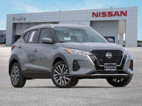 Used 2024 Nissan Kicks SV FWD image 1