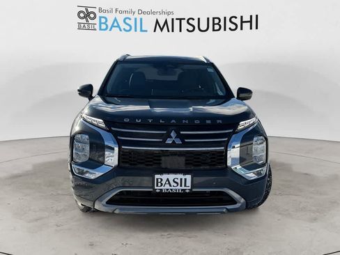 New 2025 Mitsubishi Outlander SE image 2