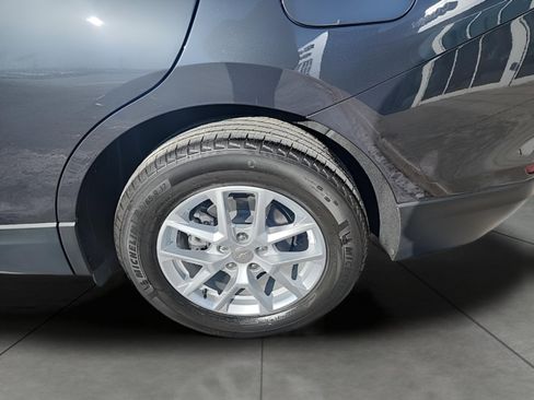 Used 2022 Chevrolet Equinox LS w/ LS Convenience Package image 6