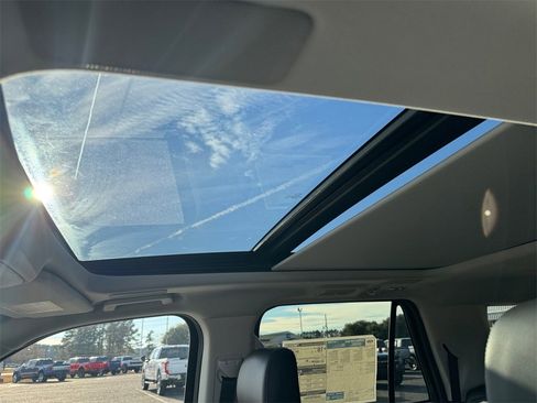 New 2025 Ford Expedition Max Platinum w/ Driver's Package image 19