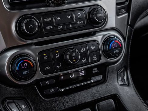 Used 2016 Chevrolet Suburban LT image 23