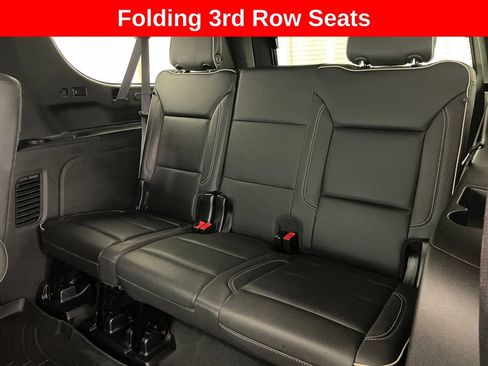 Certified 2023 GMC Yukon XL SLT w/ SLT Premium Package AWD/4WD image 17