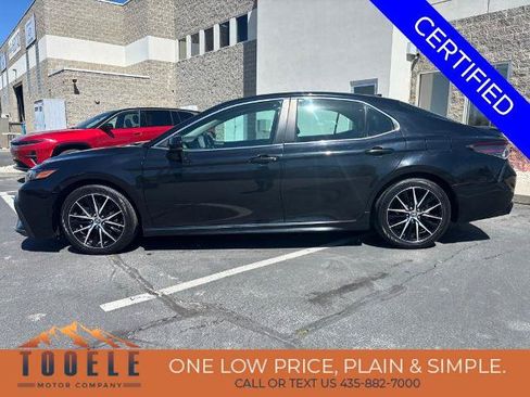 Used 2021 Toyota Camry SE FWD image 2
