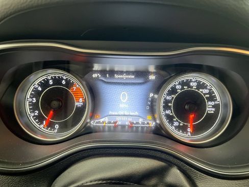 Used 2019 Jeep Cherokee Limited AWD/4WD image 12